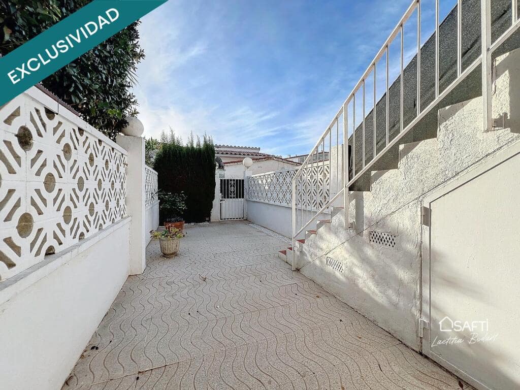 Moradia em banda T3 em Empuriabrava, Spain N.º 205786