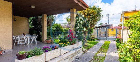 5 bedrooms Villa in Rome, Italy No. 310808 9