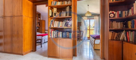 5 bedrooms Villa in Rome, Italy No. 310808 40