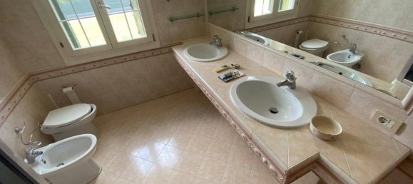 4 bedrooms Villa in Villaga, Italy No. 293153 13