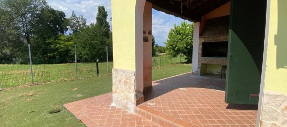 4 bedrooms Villa in Villaga, Italy No. 293153 3