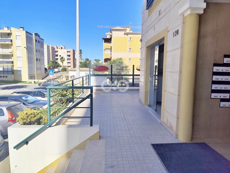 102m² Commercial property in Lagos, Portugal No. 311671