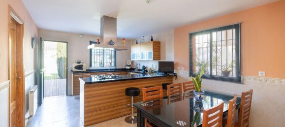 4 Schlafzimmer Haus in Jun, Spain, Nr. 94784 8