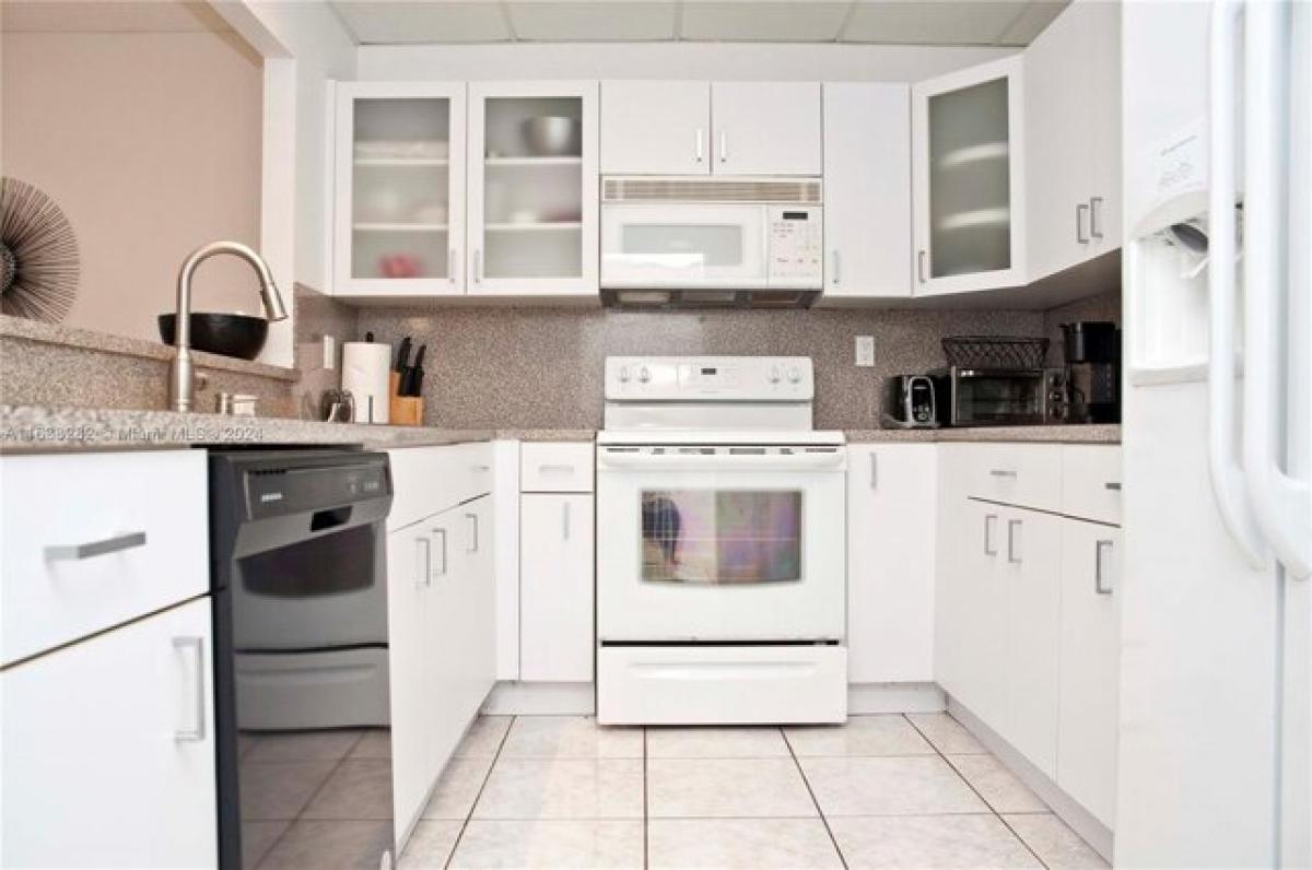 Дом с 2 спальнями в Холливуд, США № 413185