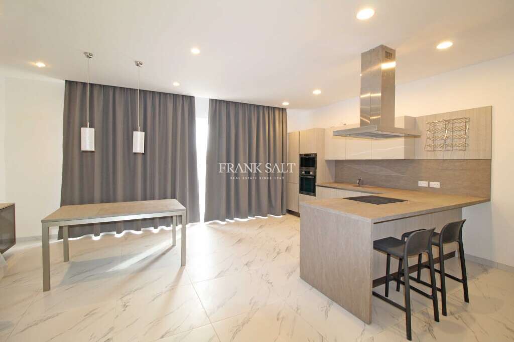 3 bedrooms Apartment in Zurrieq, Malta No. 8125