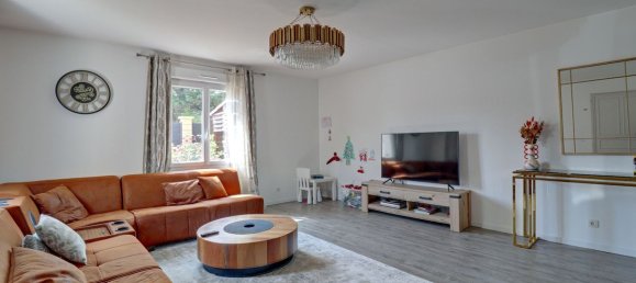 3 bedrooms House in Carrieres-sous-Poissy, France No. 184553 3