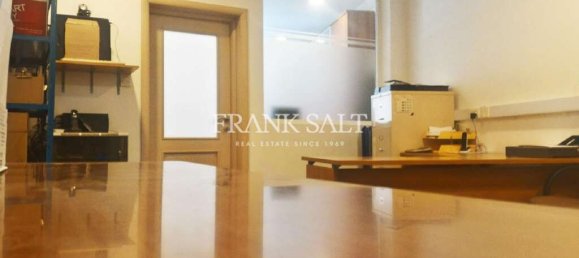 Bureau à Msida, Malta 89m² No. 12029 15