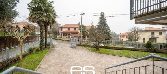 Квартира с 3 комнатами в Безана ин Брианца, Италия № 37543 2