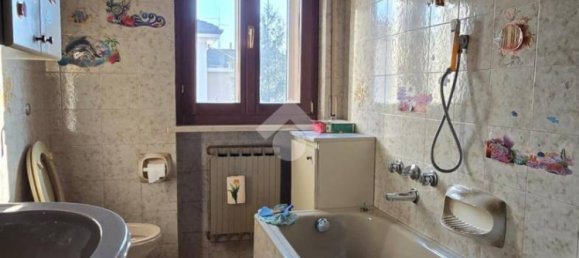 4 Schlafzimmer Haus in Castel d'Azzano, Italy, Nr. 59707 32