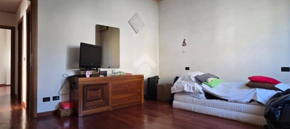 4 Schlafzimmer Haus in Castel d'Azzano, Italy, Nr. 59707 12