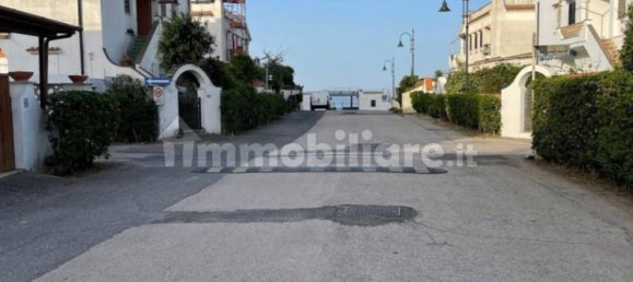 4 bedrooms Villa in Ardea, Italy No. 64102 3