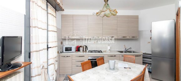 3 rooms Apartment in Seriate, Italy No. 285182 2