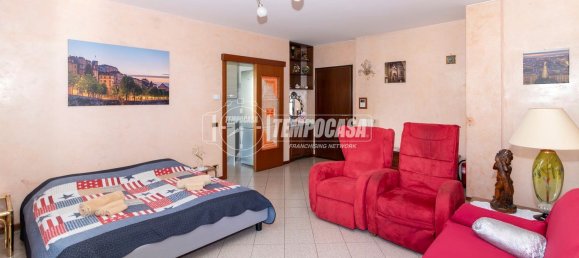 3 rooms Apartment in Seriate, Italy No. 285182 5