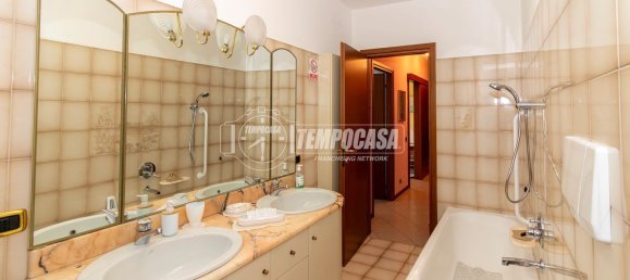 3 rooms Apartment in Seriate, Italy No. 285182 14