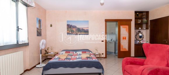 3 rooms Apartment in Seriate, Italy No. 285182 6