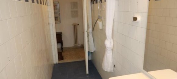 4 rooms Apartment in Montevarchi, Italy No. 230909 10