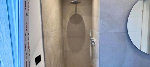 3 bedrooms Apartment in Parma, Italy No. 380201 9