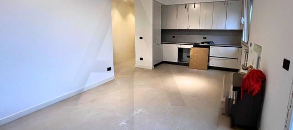 3 bedrooms Apartment in Parma, Italy No. 380201 2