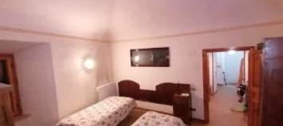 5 rooms Apartment in Subiaco, Italy No. 101720 6