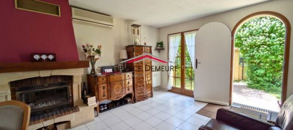 4 bedrooms House in Le Plessis-Bouchard, France No. 359084 4