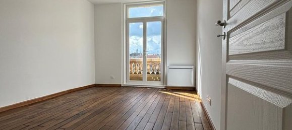 Apartamento de 2 dormitorios en Charleville-Mezieres, France No. 235214 7