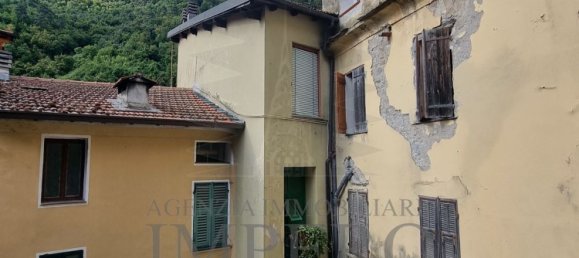 4 rooms Apartment in Pigna, Italy No. 261611 26