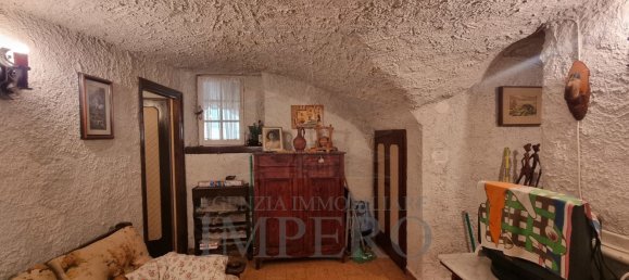 4 rooms Apartment in Pigna, Italy No. 261611 7