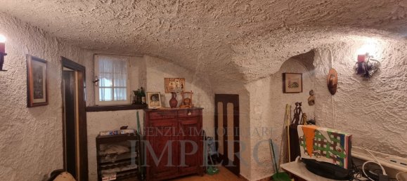 4 rooms Apartment in Pigna, Italy No. 261611 9