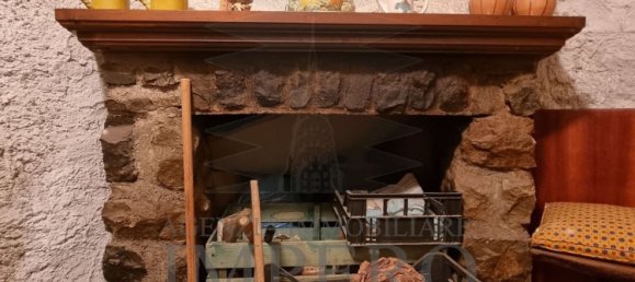 4 rooms Apartment in Pigna, Italy No. 261611 2