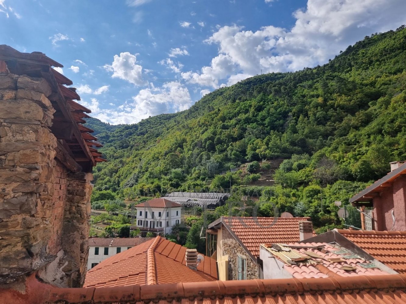 4 rooms Apartment in Pigna, Italy No. 261611