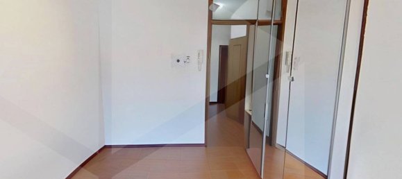 Studio in Monza, Italy, Nr. 23987 23