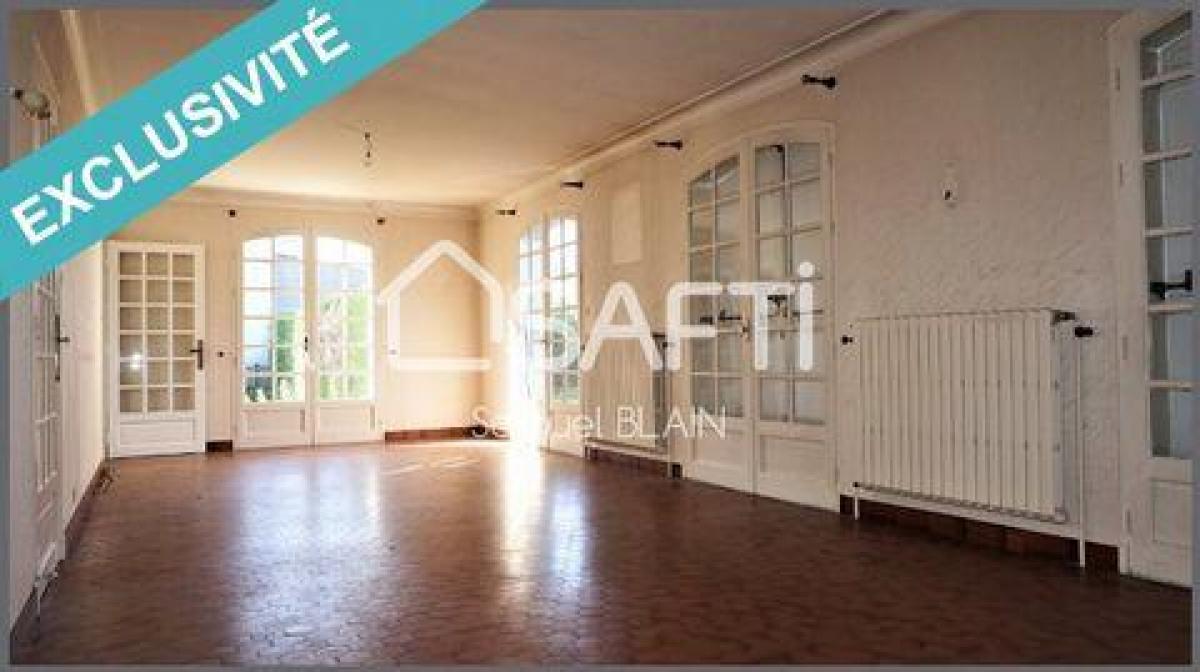 Casa de 4 dormitorios en Saumur, France No. 23547