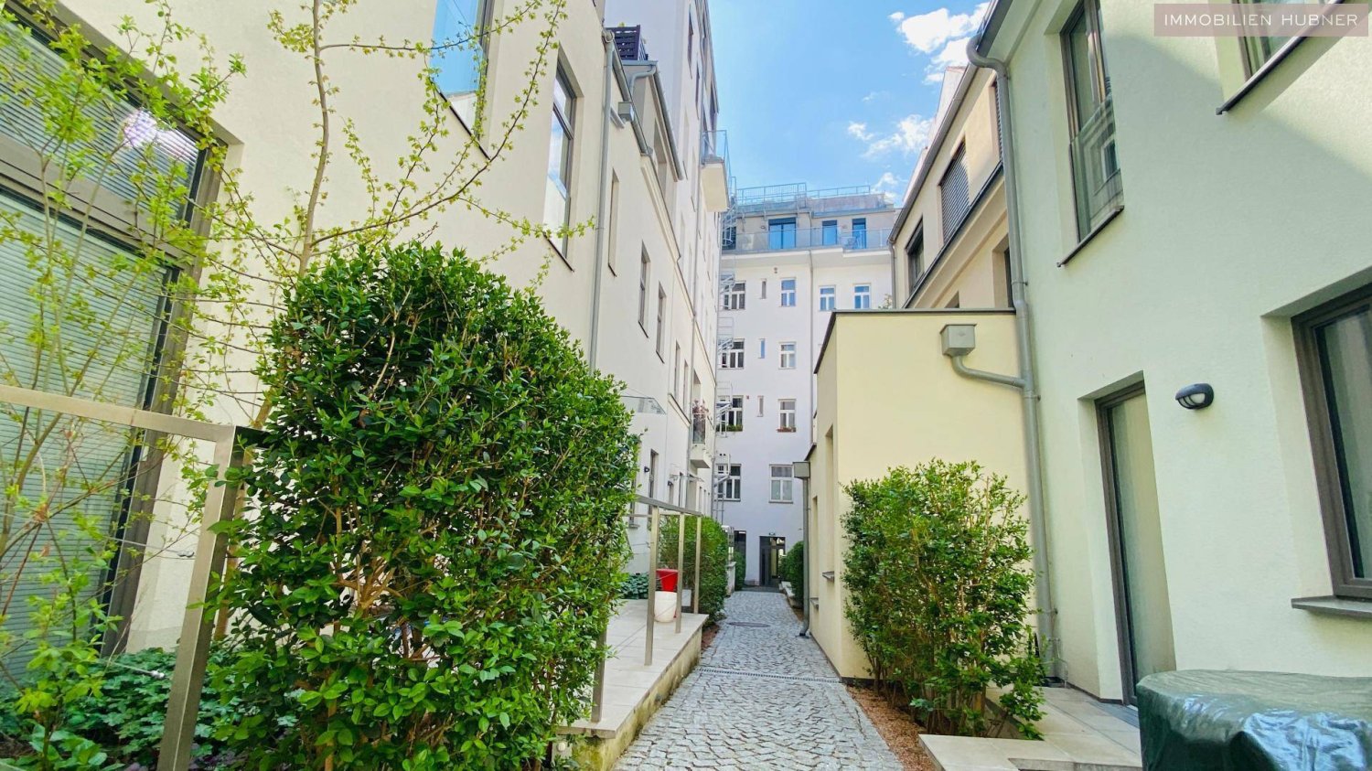 2 rooms Townhouse in Josefstadt, Austria No. 169123