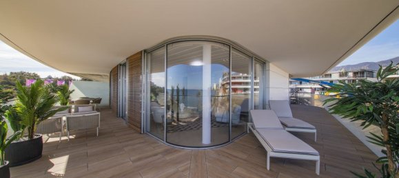 4 bedrooms Apartment in Estepona, Spain No. 2924 2