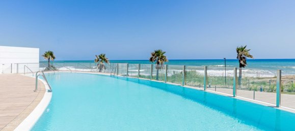 4 bedrooms Apartment in Estepona, Spain No. 2924 26