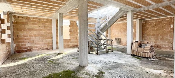 Квартира с 3 комнатами в Чистернино, Италия № 190888 5