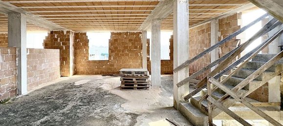 Квартира с 3 комнатами в Чистернино, Италия № 190888 8