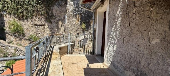 3 Schlafzimmer Wohnung in Piglio, Italy, Nr. 259265 9