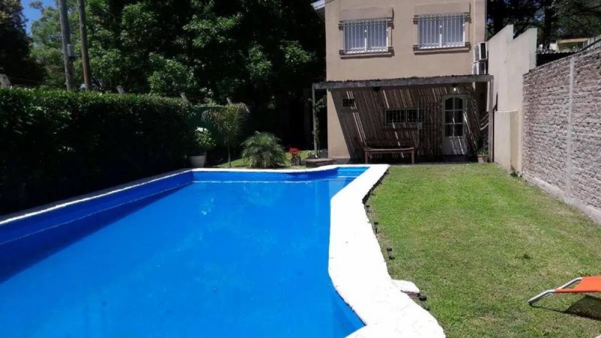 3 bedrooms House in Ituzaingo, Argentina No. 52736