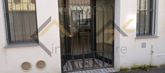 2 rooms Commercial property in Ferrara, Italy No. 310204 9