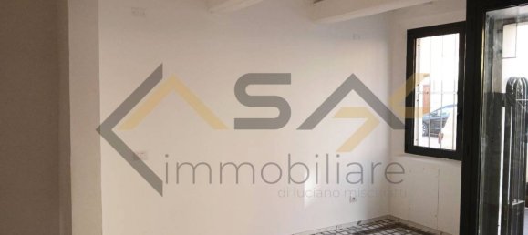 2 rooms Commercial property in Ferrara, Italy No. 310204 4