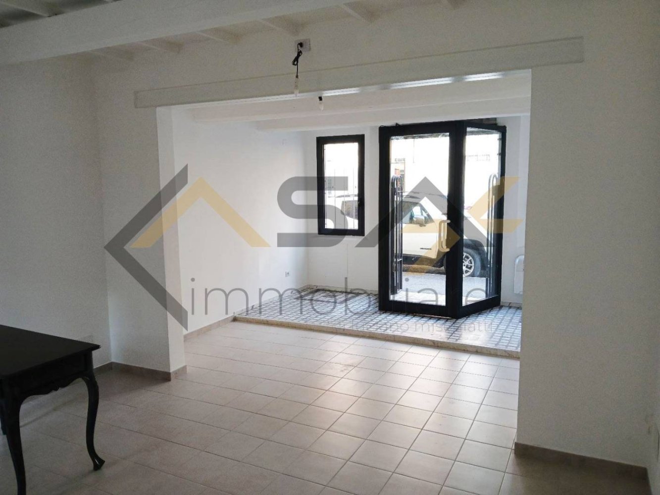 2 rooms Commercial property in Ferrara, Italy No. 310204