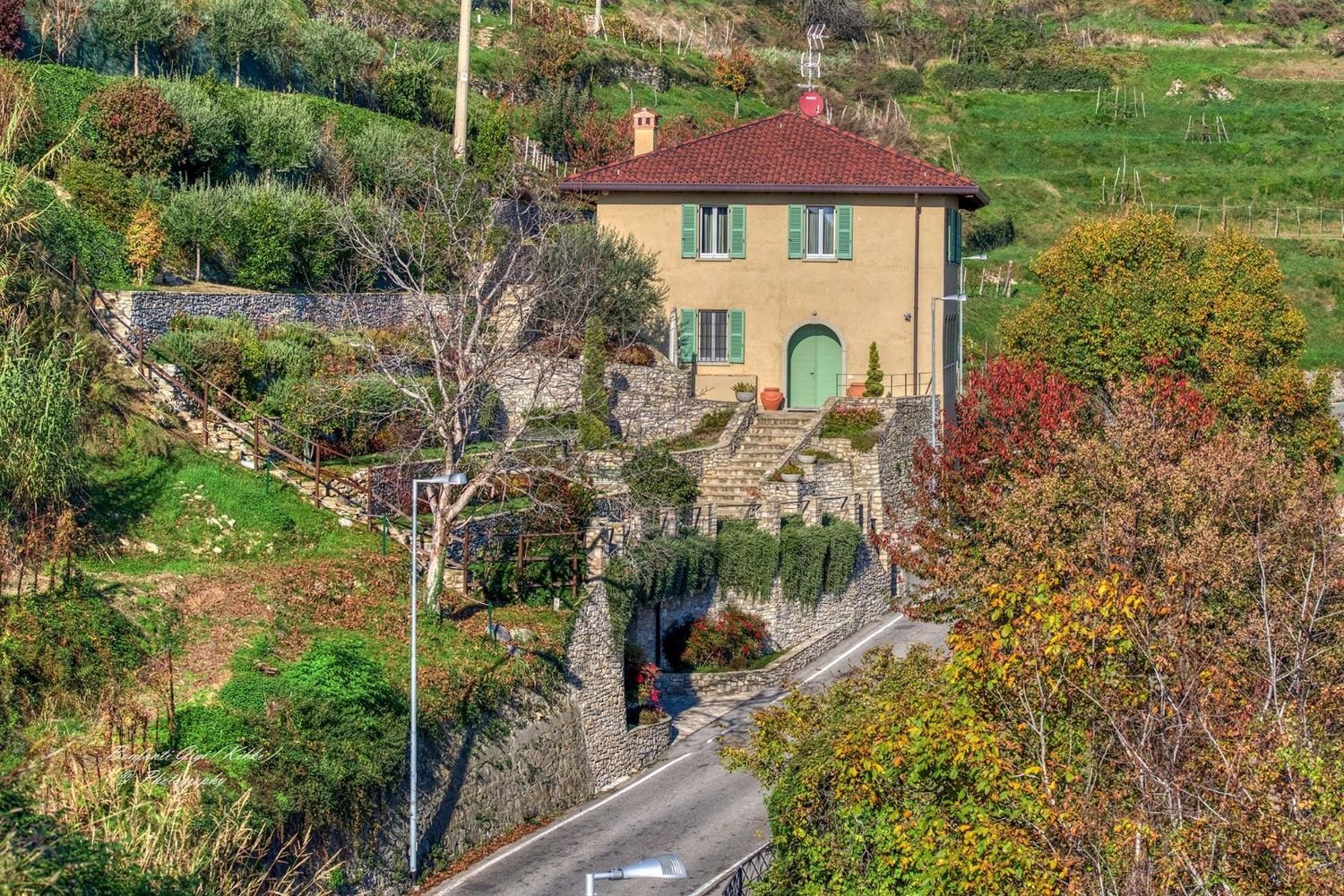 Casa de 7 habitaciónes en Calolziocorte, Italy No. 303420