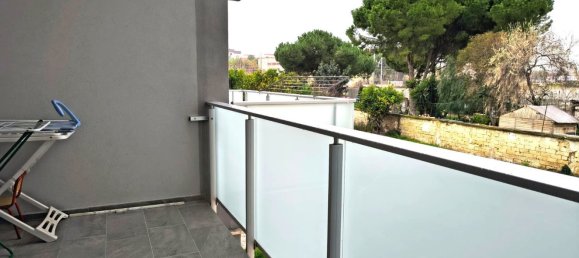 Квартира с 4 комнатами в Трани, Италия № 83031 22