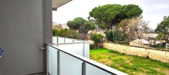 Квартира с 4 комнатами в Трани, Италия № 83031 20