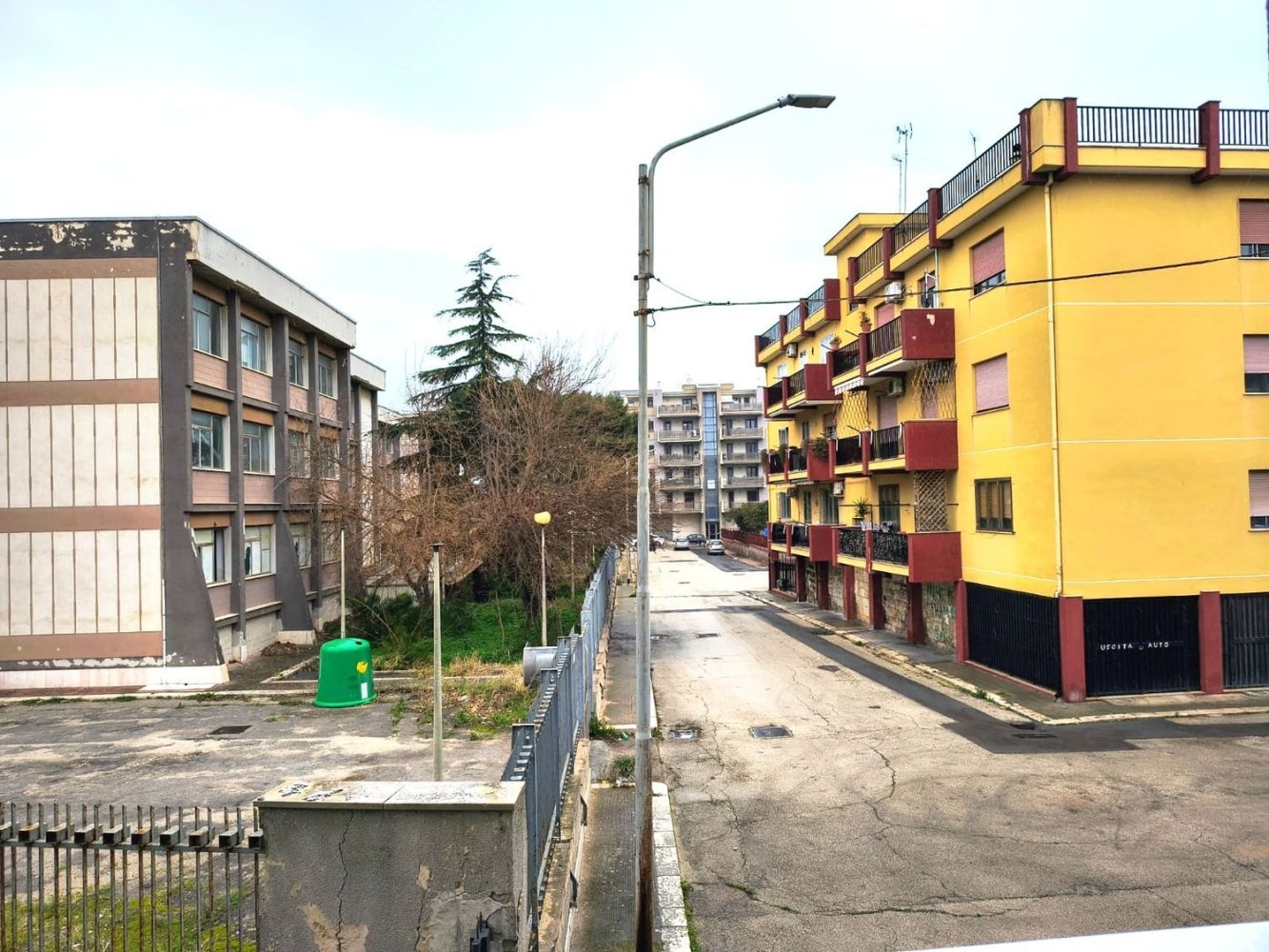 Квартира с 4 комнатами в Трани, Италия № 83031