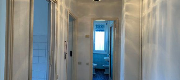 2 bedrooms Apartment in Milan, Italy No. 357794 5