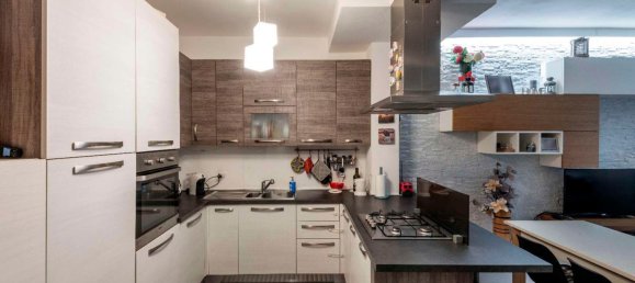 3 bedrooms Apartment in Poggibonsi, Italy No. 357567 4