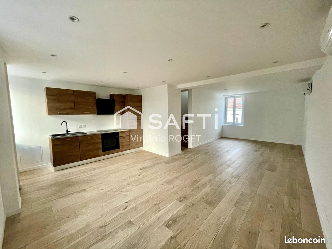 2 bedrooms Duplex in Reims, France No. 232441