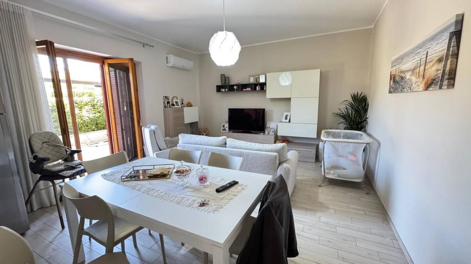 Квартира с 3 комнатами в Фалерна, Италия № 36931